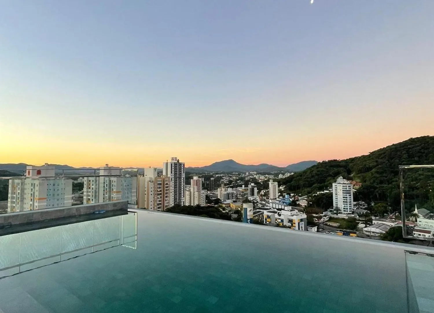 Up 401 | Mobiliado | Wifi | Piscina | Vaga Daire Blumenau
