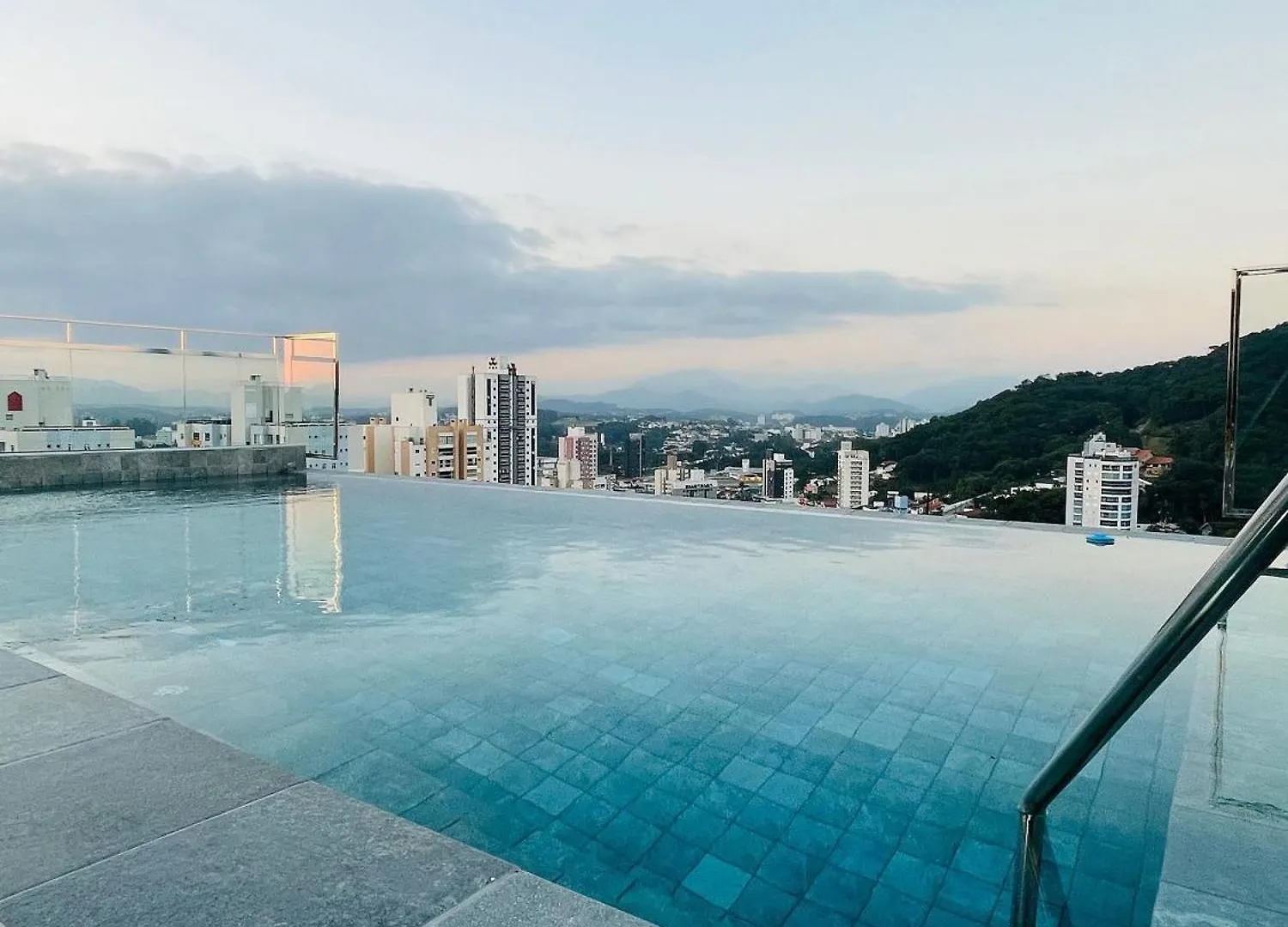 Up 401 | Mobiliado | Wifi | Piscina | Vaga Daire Blumenau